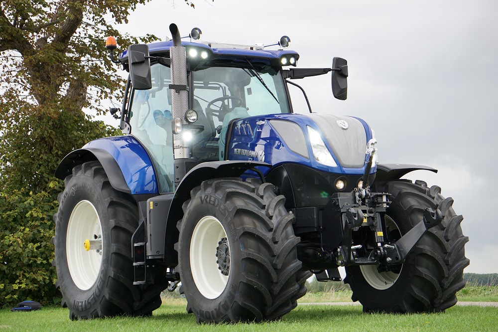 New Holland Nederland viert 10 jaar Blue Power en 10 jaar marktleiderschap met luxe T7.270 Blue Power Anniversary Special Limited edition