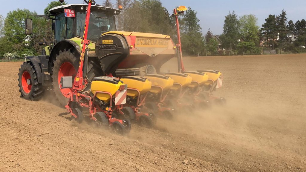 Demotour Väderstad met 2 combinaties door Nederland en België 