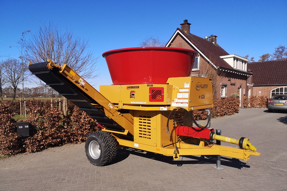 Amerikaanse Haybuster ontwikkelt nieuw type strohakselaar speciaal voor de Europese markt. De H-835 “Big Bite” Tub Grinder 