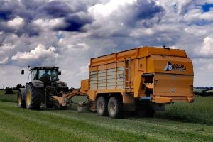 Farmstore gaat maaiwagens Bélair distribueren